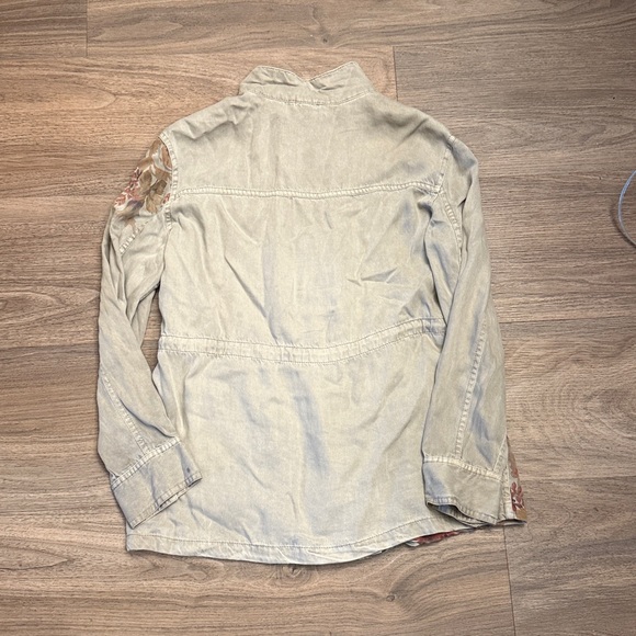 Sundance Floral Utility Jacket in Beige and Pink - Picture 7 of 9